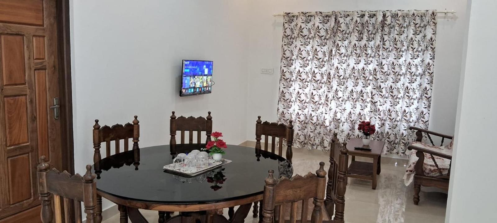 Rockland Holidays Ramakkalmettu Holiday home *
